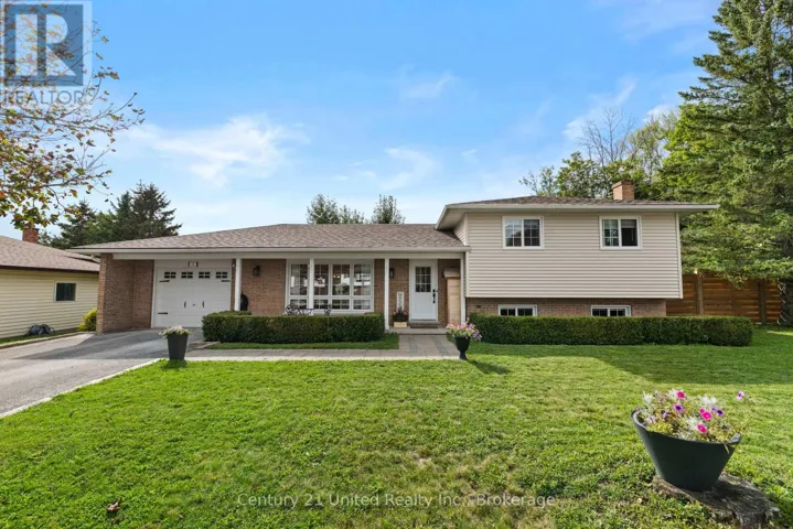 15 LAKEFIELD COURT, Selwyn, Ontario K0L2H0