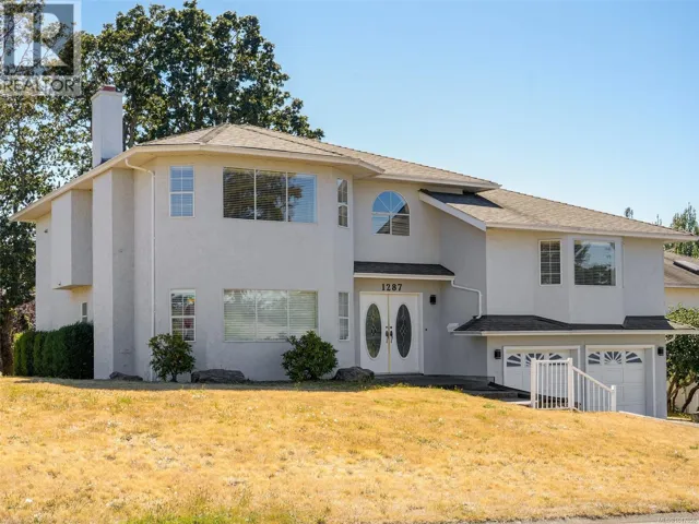 1287 Carmichael Crt, Saanich, British Columbia V8Z7B9