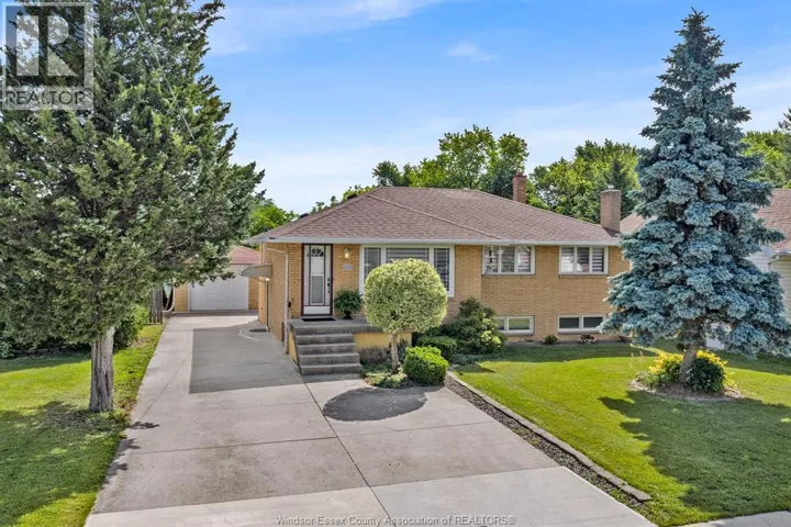 2528 Jos St Louis, Windsor, Ontario N8T2M5