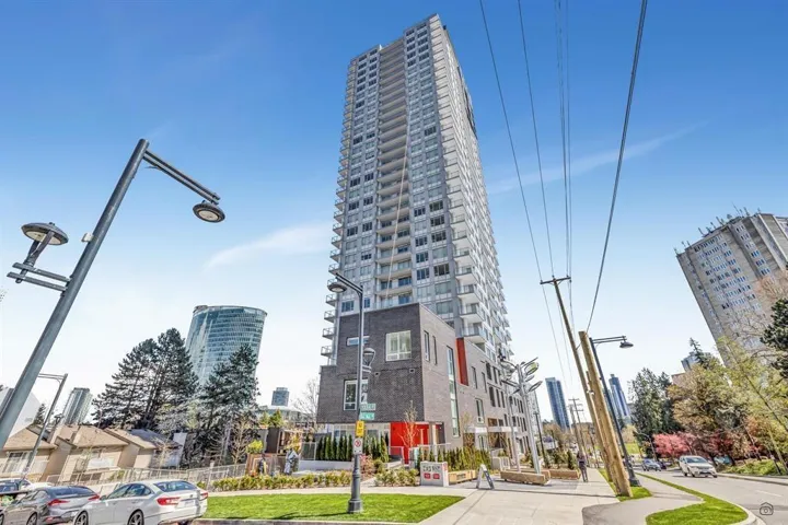 1205 13387 OLD YALE ROAD, Surrey, British Columbia V3T0V6