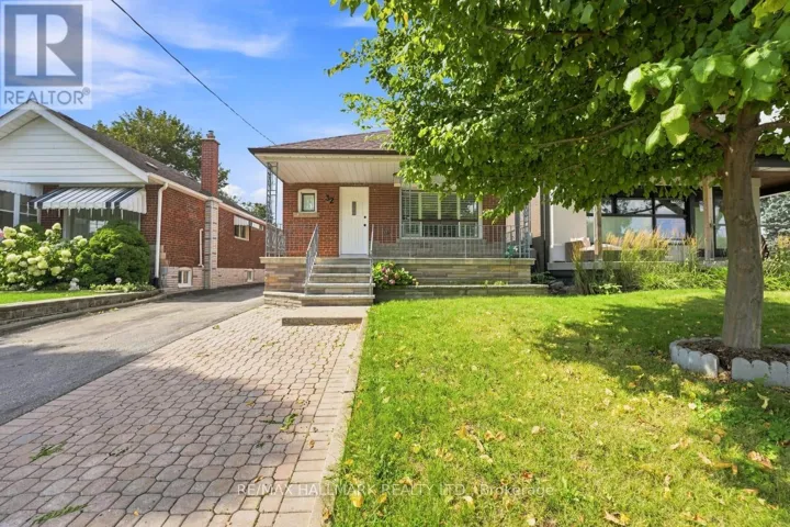 32 DENVALE ROAD, Toronto (O'Connor-Parkview), Ontario M4B3B5