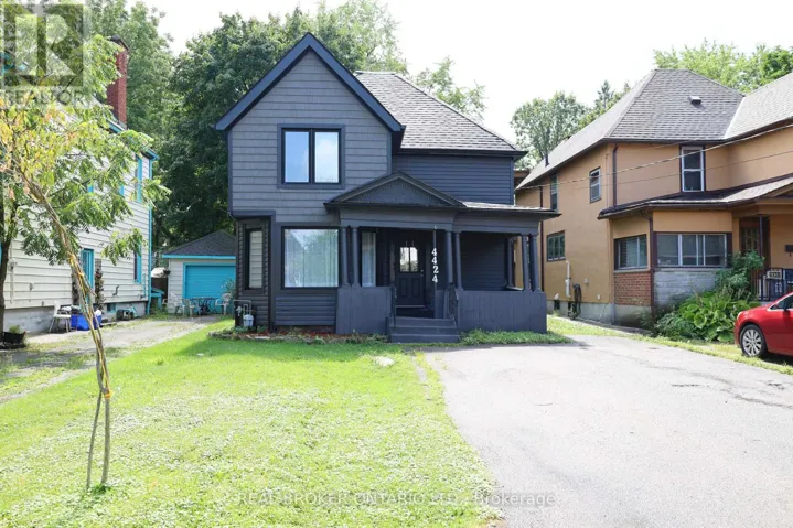 4424 ELLIS STREET, Niagara Falls (Downtown), Ontario L2E1H4