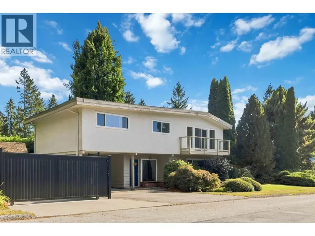 2285 TOMPKINS CRESCENT, North Vancouver, British Columbia V7H2E2
