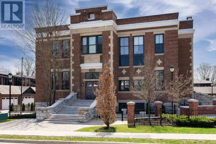 304 - 400 PARK AVENUE, Newmarket (Central Newmarket), Ontario L3Y1V8