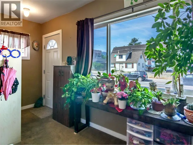 662 Ellis Street, Penticton, British Columbia V2A4M6