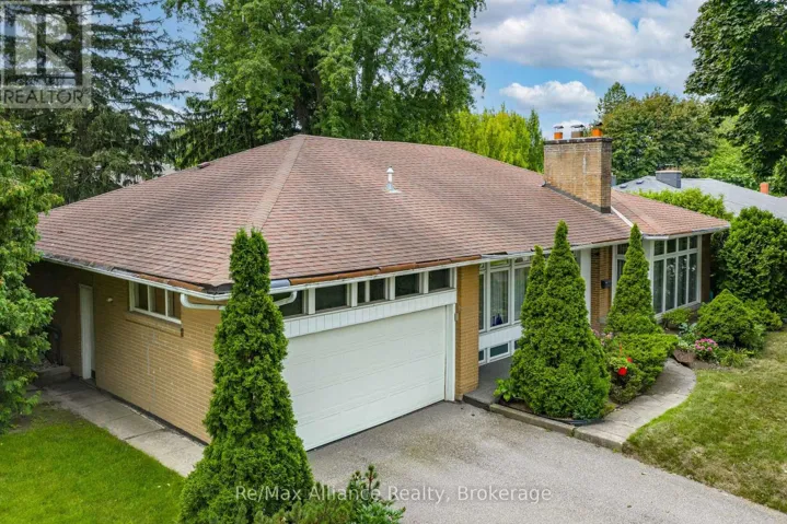 410 THE KINGSWAY, Toronto (Princess-Rosethorn), Ontario M9A3V9