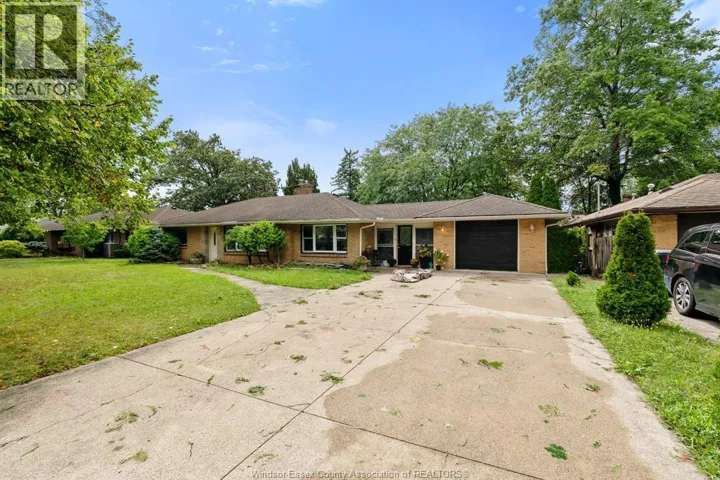 2725 BUCKINGHAM DRIVE, Windsor, Ontario N8T2C1