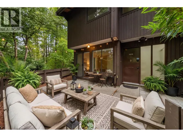 1828 PURCELL WAY, North Vancouver, British Columbia V7J3K3