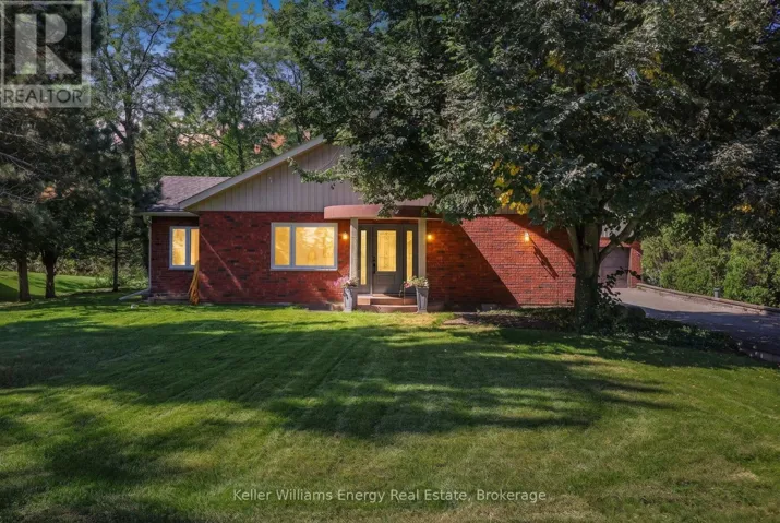 60 BAYSIDE AVENUE, Tay, Ontario L0K2A0