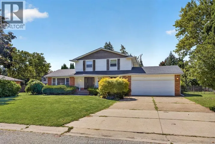 2477 MARK AVENUE, Windsor, Ontario N9E2W2