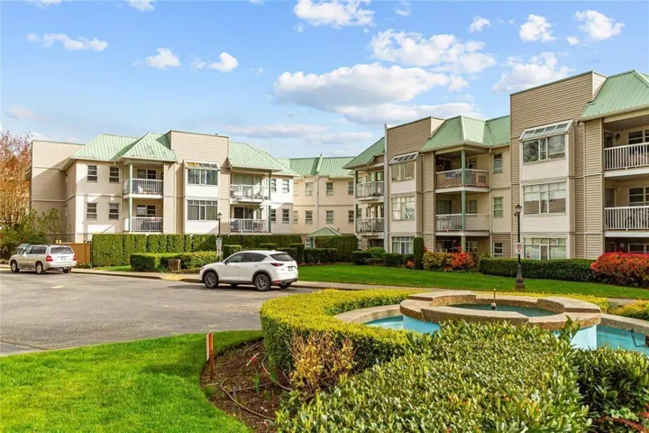 313 9763 140 STREET, Surrey, British Columbia V3T4M4