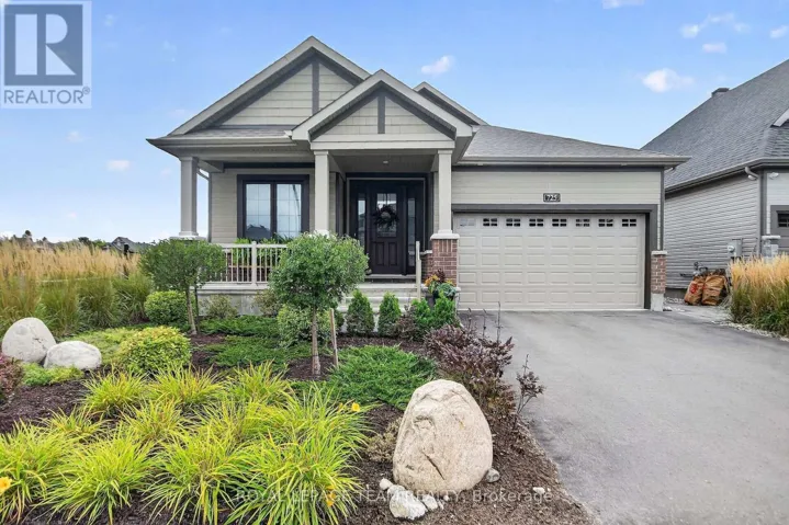 725 COAST CIRCLE, Ottawa, Ontario K4M0N2