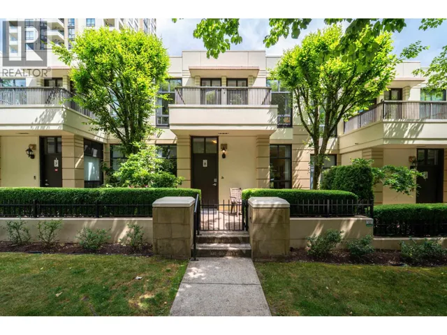 8 4333 CENTRAL BOULEVARD, Burnaby, British Columbia V5H4W8