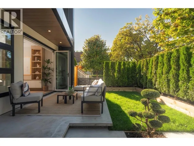 1 470 W 20 AVENUE, Vancouver, British Columbia V5Y2C8
