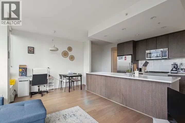 702 9060 UNIVERSITY CRESCENT, Burnaby, British Columbia V5A0E1