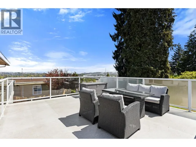 2190 HILLSIDE AVENUE, Coquitlam, British Columbia V3K1L2