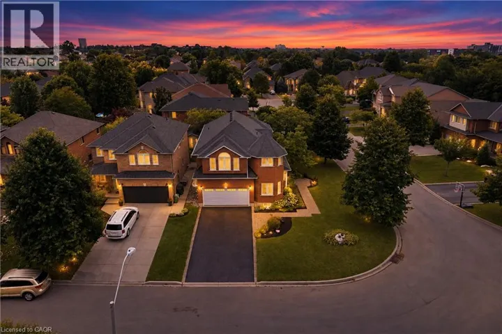 31 COMMANDO Court, Waterdown, Ontario L8B0J6