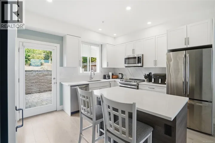 104 1726 Kerrisdale Rd, Nanaimo, British Columbia V9S1N5