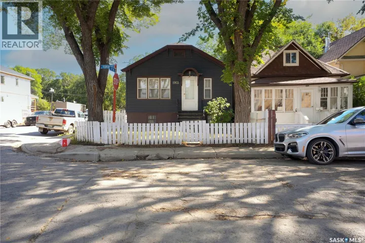 1903 Toronto STREET, Regina, Saskatchewan S4P1M9