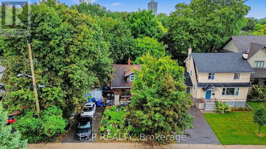 252 COWLEY AVENUE, Ottawa, Ontario K1Y0H1