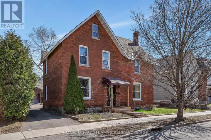 11 SHERBROOKE AVENUE, Ottawa, Ontario K1Y1R8