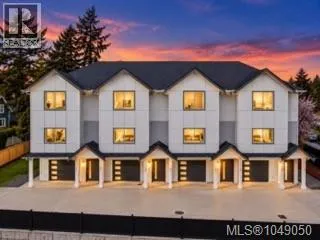 3 621 Broadway St, Saanich, British Columbia V8Z2G5