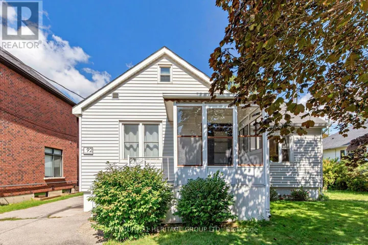 92 KENNEDY STREET E, Aurora (Aurora Village), Ontario L4G1C4