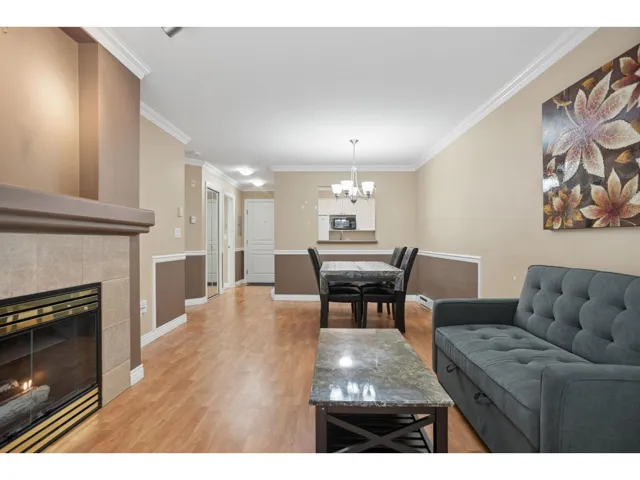 322 9979 140 STREET STREET, Surrey, British Columbia V3T5W2