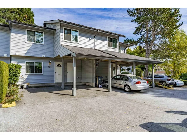 135 7325 140 STREET, Surrey, British Columbia V3W5J6