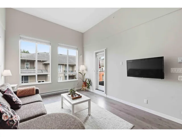 E405 20211 66 AVENUE, Langley, British Columbia V2Y0L4