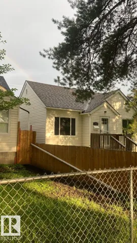 11438 83 ST NW, Edmonton, Alberta T5B2Y3