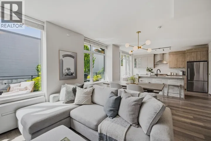 1018 AUCKLAND STREET, New Westminster, British Columbia V3M0M3