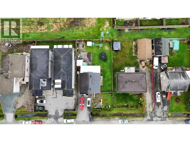 347 PEMBINA STREET, New Westminster, British Columbia V3M5J5