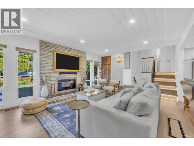 330 LEROY STREET, Coquitlam, British Columbia V3K5K6