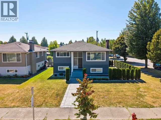 3006 E GEORGIA STREET, Vancouver, British Columbia V5K2K7