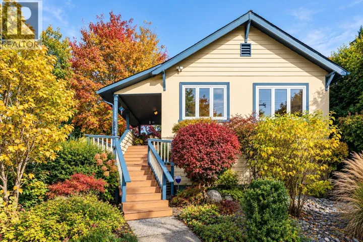 114 W KINGS ROAD, North Vancouver, British Columbia V7N2L8