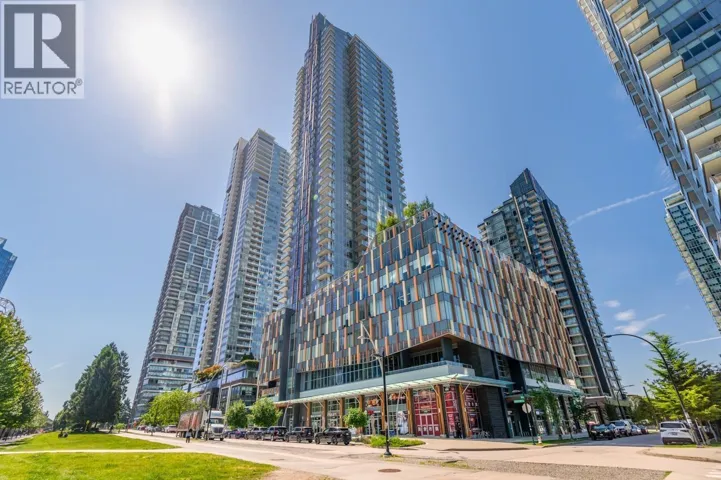501 6378 SILVER AVENUE, Burnaby, British Columbia V5H0J2