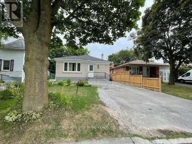MAIN F - 69 MADAWASKA AVENUE, Toronto (Newtonbrook East), Ontario M2M2R2