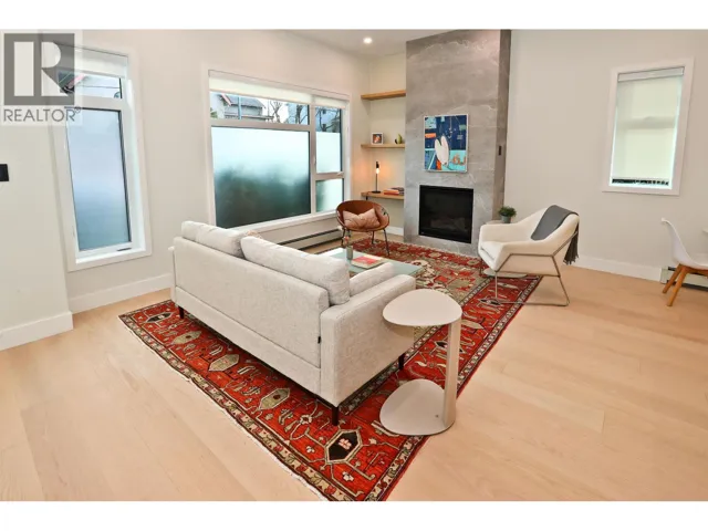 4015 VICTORIA DRIVE, Vancouver, British Columbia V5N4M9