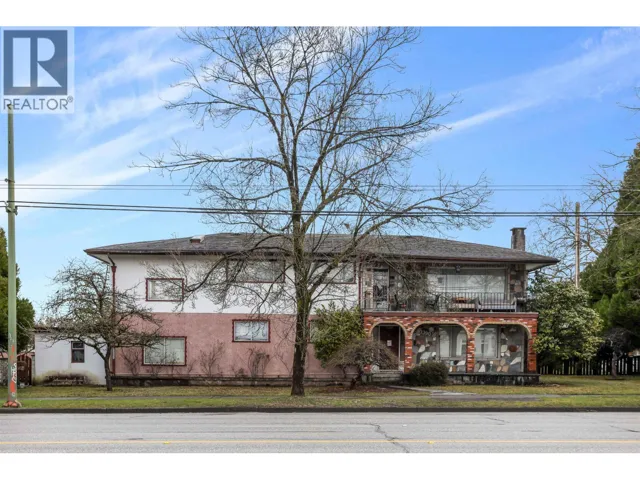 3390 NANAIMO STREET, Vancouver, British Columbia V5N5G6