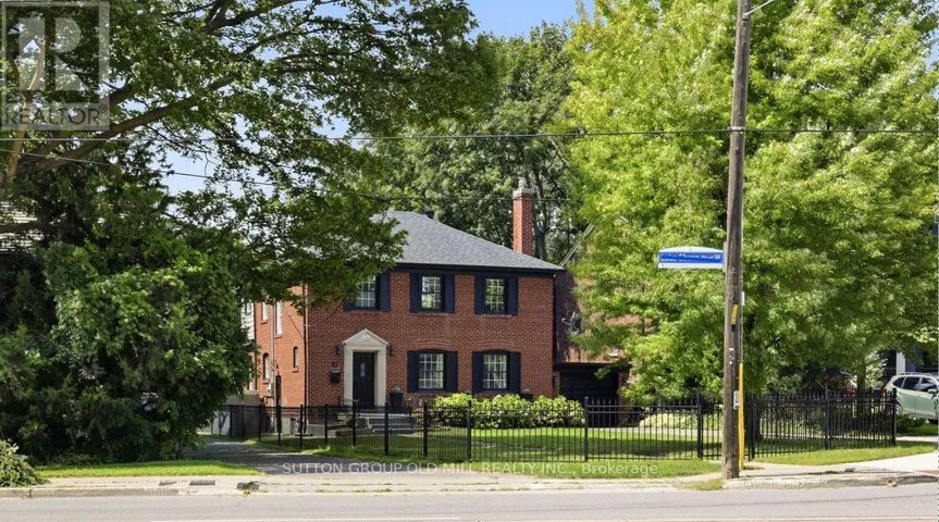 10 QUEENS AVENUE, Toronto (Mimico), Ontario M8V2N1