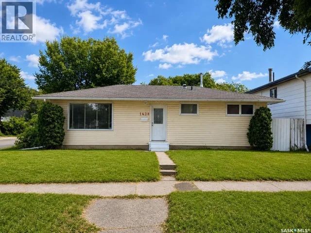1438 D AVENUE N, Saskatoon, Saskatchewan S7L1P4