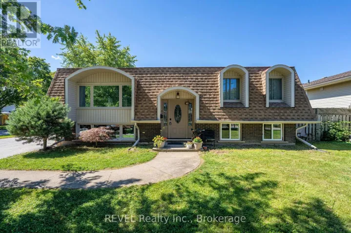 17 RAMSEY STREET, St. Catharines (Lakeport), Ontario L2N2K3