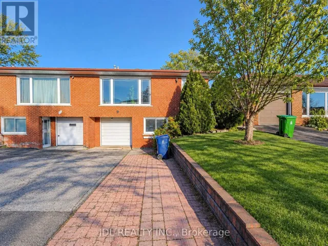 47 GREYHOUND DRIVE, Toronto (Bayview Woods-Steeles), Ontario M2H1K2