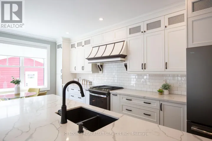 62 MILES STREET, Milton (OM Old Milton), Ontario L9T1E6