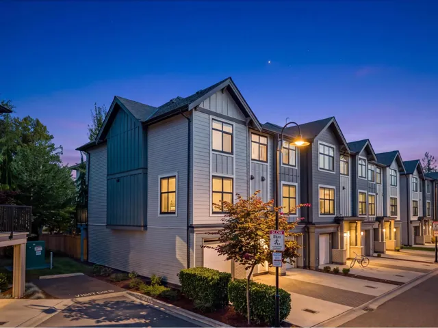 301 2267 MCKENZIE ROAD, Abbotsford, British Columbia V2S0M9