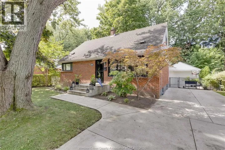 3035 RADISSON AVENUE, Windsor, Ontario N9E1Y4