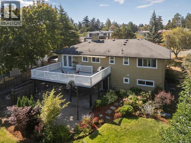 1924 Casa Marcia Cres, Saanich, British Columbia V8N2X3
