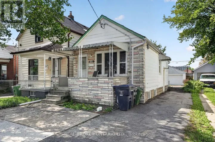 238 CHAMBERS AVENUE, Toronto (Keelesdale-Eglinton West), Ontario M6M3L5