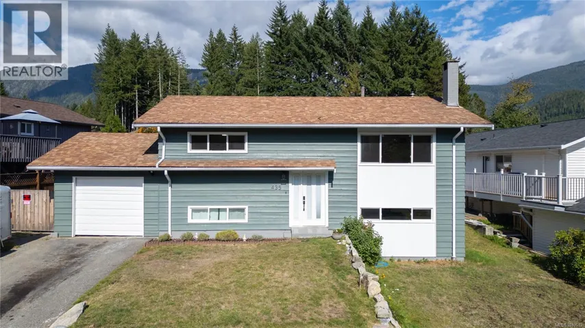 435 CEDAR Cres, Gold River, British Columbia V0P1G0